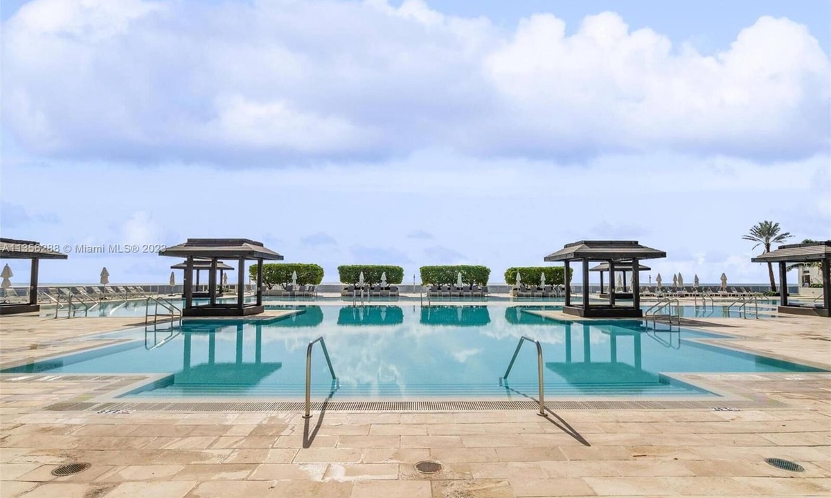 Hallandale Beach Condo | AMAZING 1BD APT BEACHFRONT 5 STARS RESORT INCREDIBLE AMENITIES, BEACH CLUB