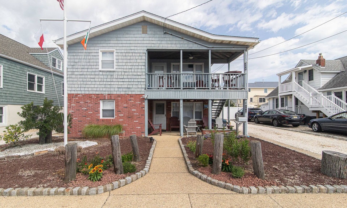 Ortley Beach House | Amazing 4 bedroom stay, 4 houses from the beach!