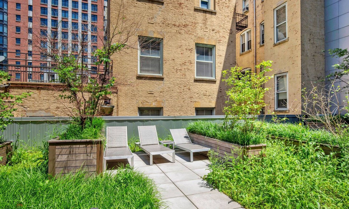 Downtown Brooklyn Apartment | Amazing Downtown BK 1BR w/W/D & Deck nr TJ, by Blueground