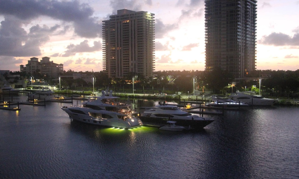 Aventura House | Amazing View-2 Bedrooms-Yach Club