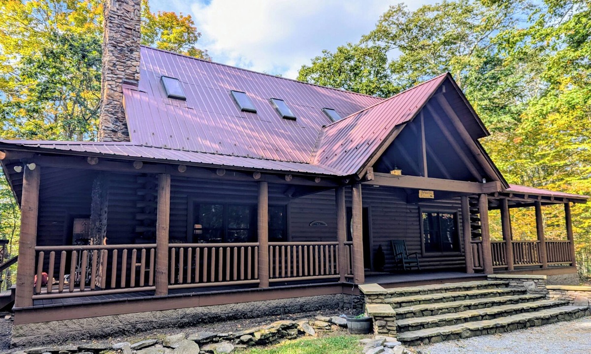 Edray Cabin | Amazing Views! 5-bedroom cabin only 1.5 miles from Snowshoe entrance