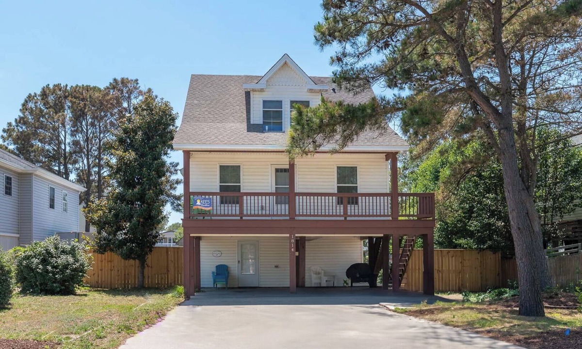 Colington House | Amina's Cottage 3 BR in KDH + Pets Stay Free