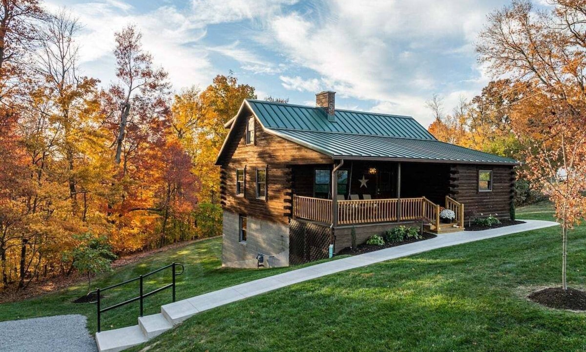 Millersburg House | Amish Country Cabin w/Porch & Views