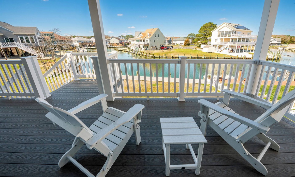Captain's Cove House | Anchor's Away | Captain's Cove Waterfront w/Pool & Golf, Pet Friendly + First-Floor Suite