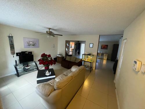 Sunrise House | Andre’s Opulent Stay