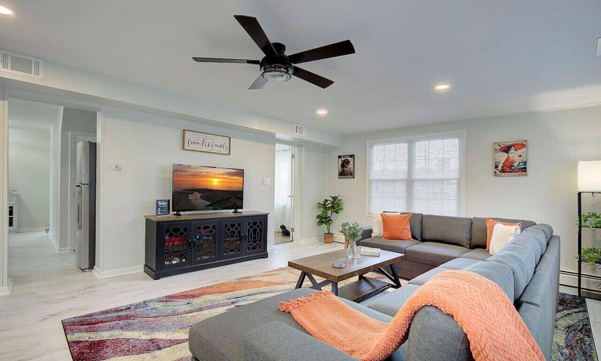 Leonardtown Apartment | Anne & Fred`s Leonardtown Home W/Arcade room!