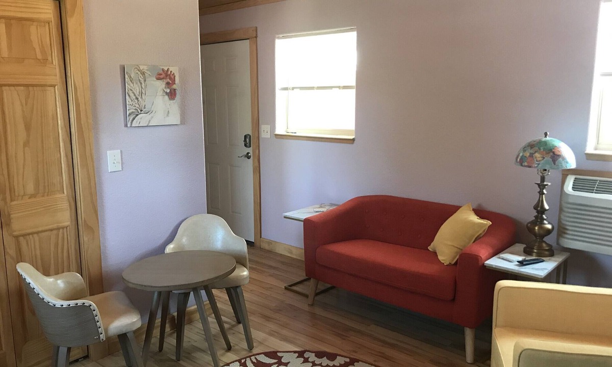 Coram Apartment | Apartment #2 | 10 Min to Glacier Park Entrance, Minutes to Glacier Park!
