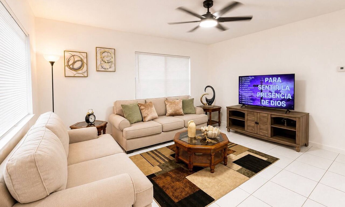 Highland Garden Apartment | Apartment in Hollywood Beach, a 10-minute drive from the beach