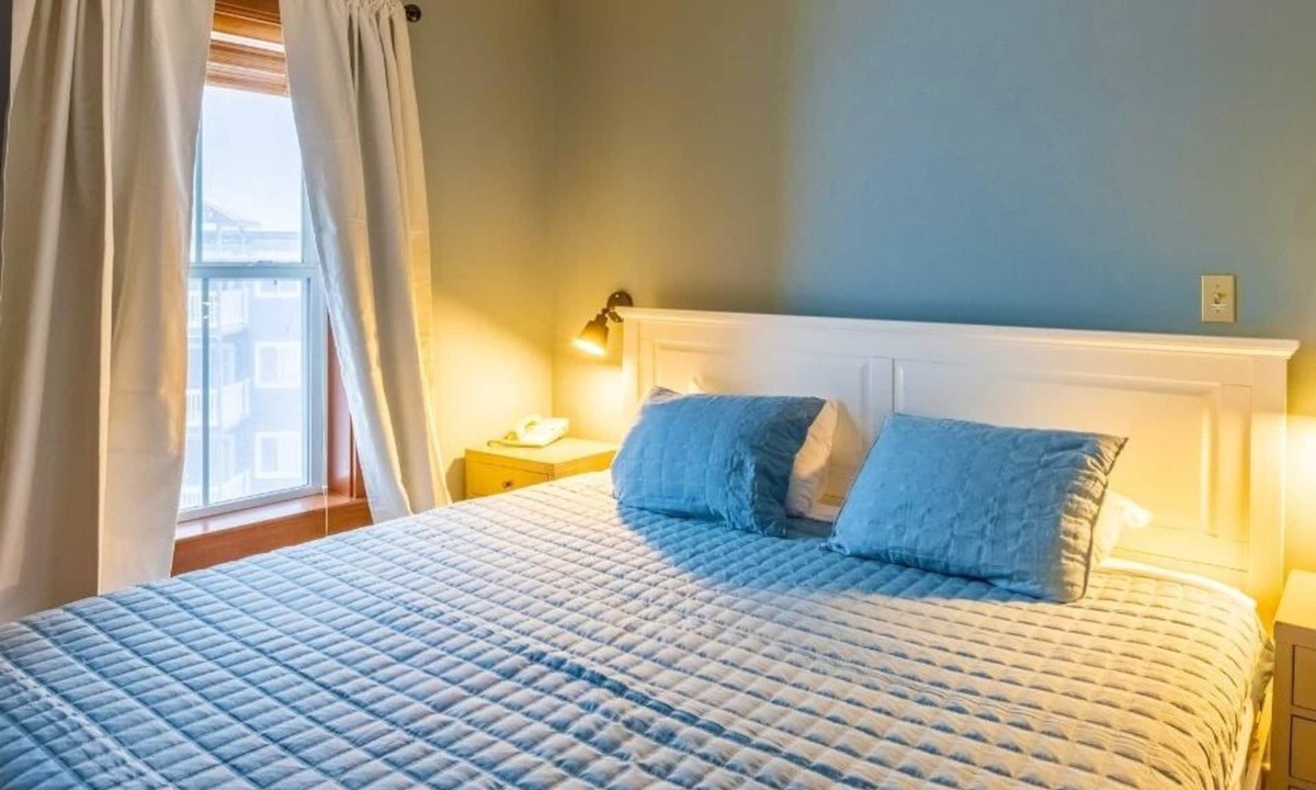 Edray Apartment | AS 328-330: Ski-In/Out | Bunk Beds | Hot Tub | Sleeps 10