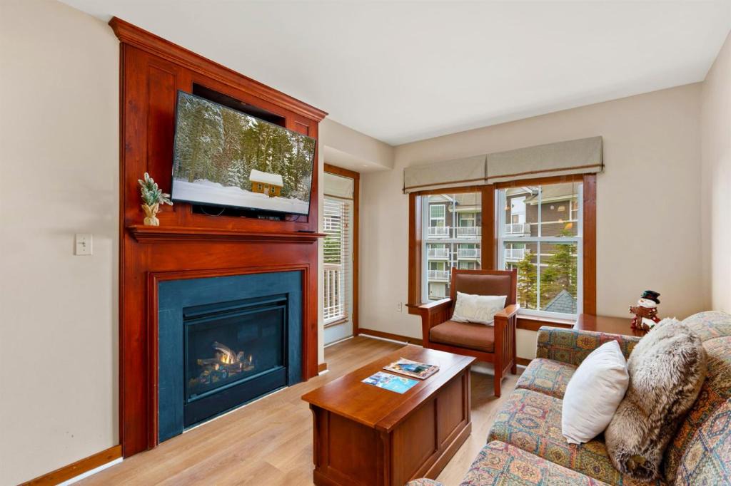 Edray Apartment | AS 339 Pool-View Balcony Ski-InOut 5-Star Rated Sleeps 5