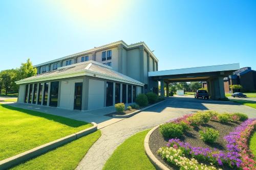 Canton Hotel | Ashbourne Hotel Canton Hall of Fame I-77