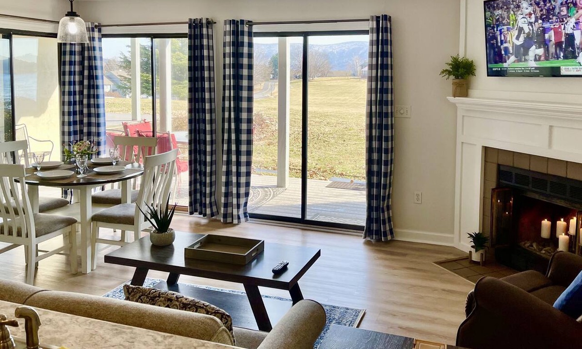 North Shore Condo | AUGUST DISCOUNT DAYS BERNARDS LANDING-BEST AMENITIES- 10% OFF BOAT TOURS,RENTALS