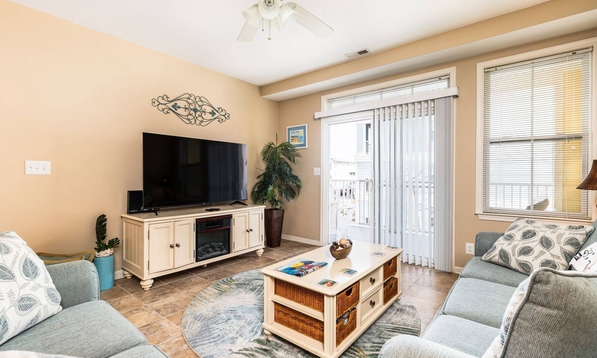 Sunset Island House | August Discounts and Short Stays Sunset Island 35 Fountain Drive West, Unit 3D