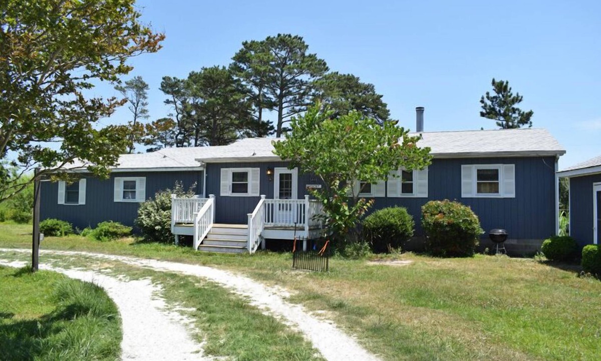 Piney Island House | Avocet- Shared Community Water Access, Close to Beach.
