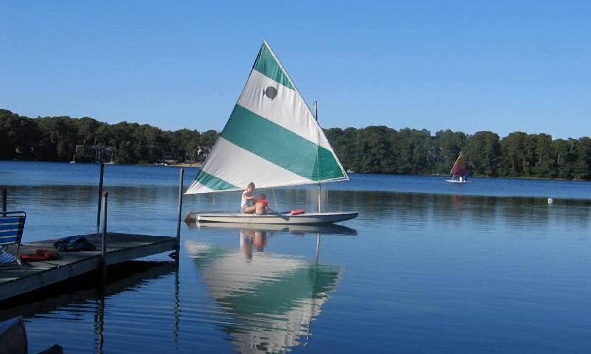 East Harwich Cottage | Avoid crowds with private lakefront beach perfect for large groups!