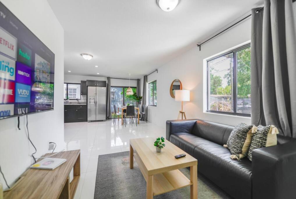 West Little River House | Awesome Duplex 3 Bedrooms 2 bathrooms