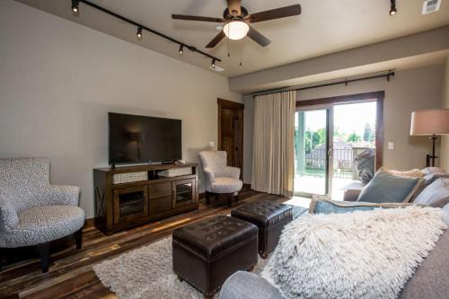 Whitefish House | Baker Loft 203