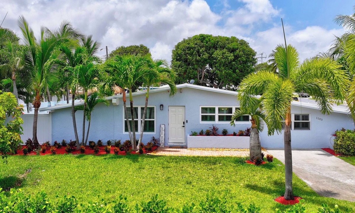Lantana House | Barefoot In Lantana Paradise