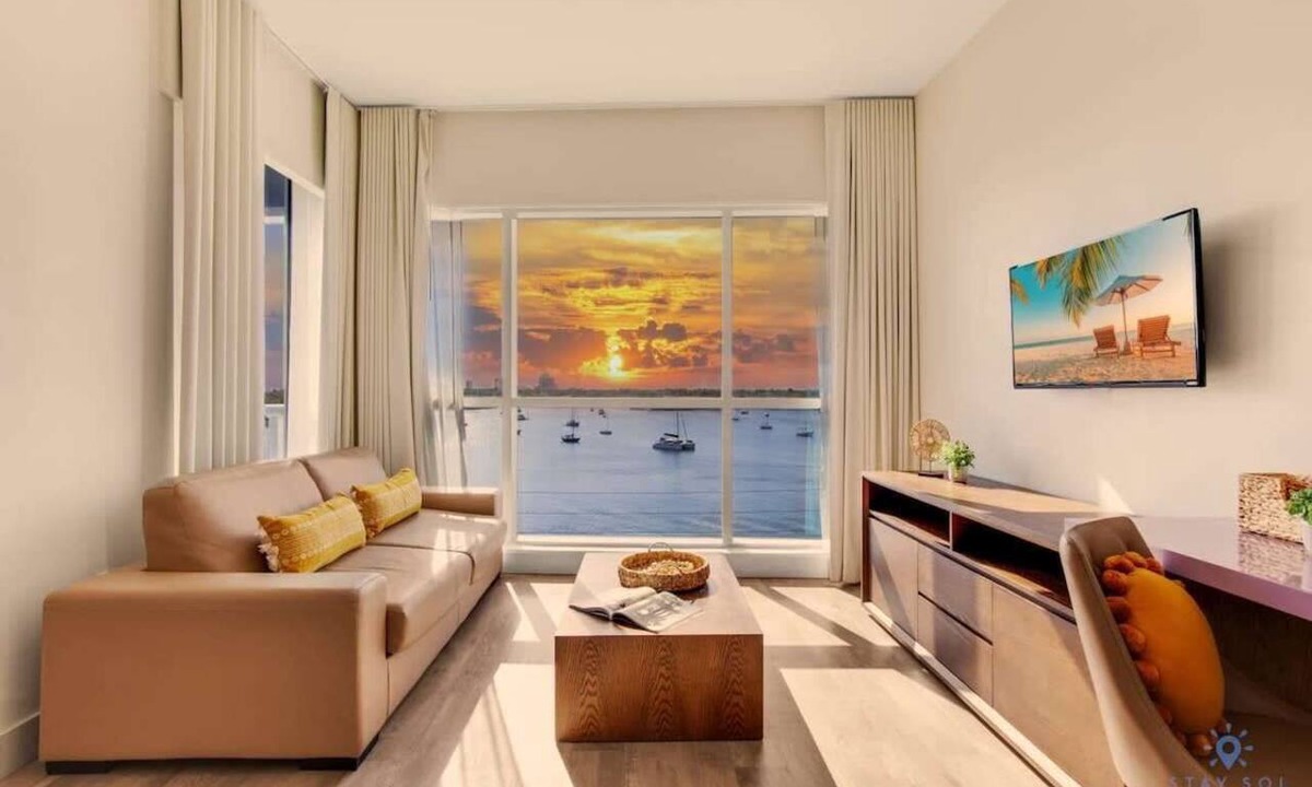 Hollywood Apartment | Bay View|Balcony|Amazing Pool|Hollywood Beach