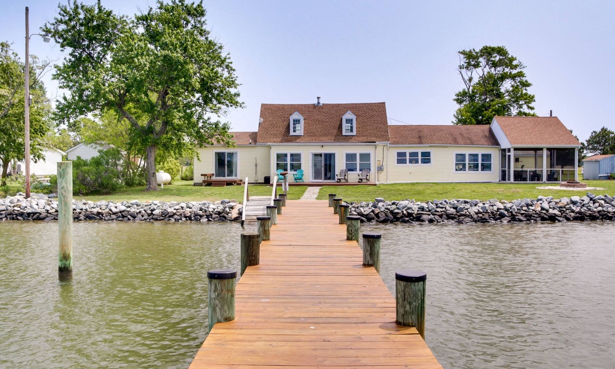 Madison House | Bay Views & Fire Pit: Taylor’s Island Retreat