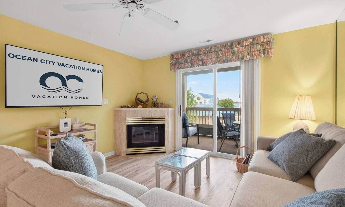 Heron Harbour Isle Condo | Bay Watch 1 203A, Outdoor Pool, Beautiful Condo