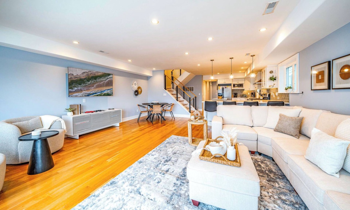Riviera House | Bayfront 5-Bedroom, 5-Bath Home w/Modern Comfort