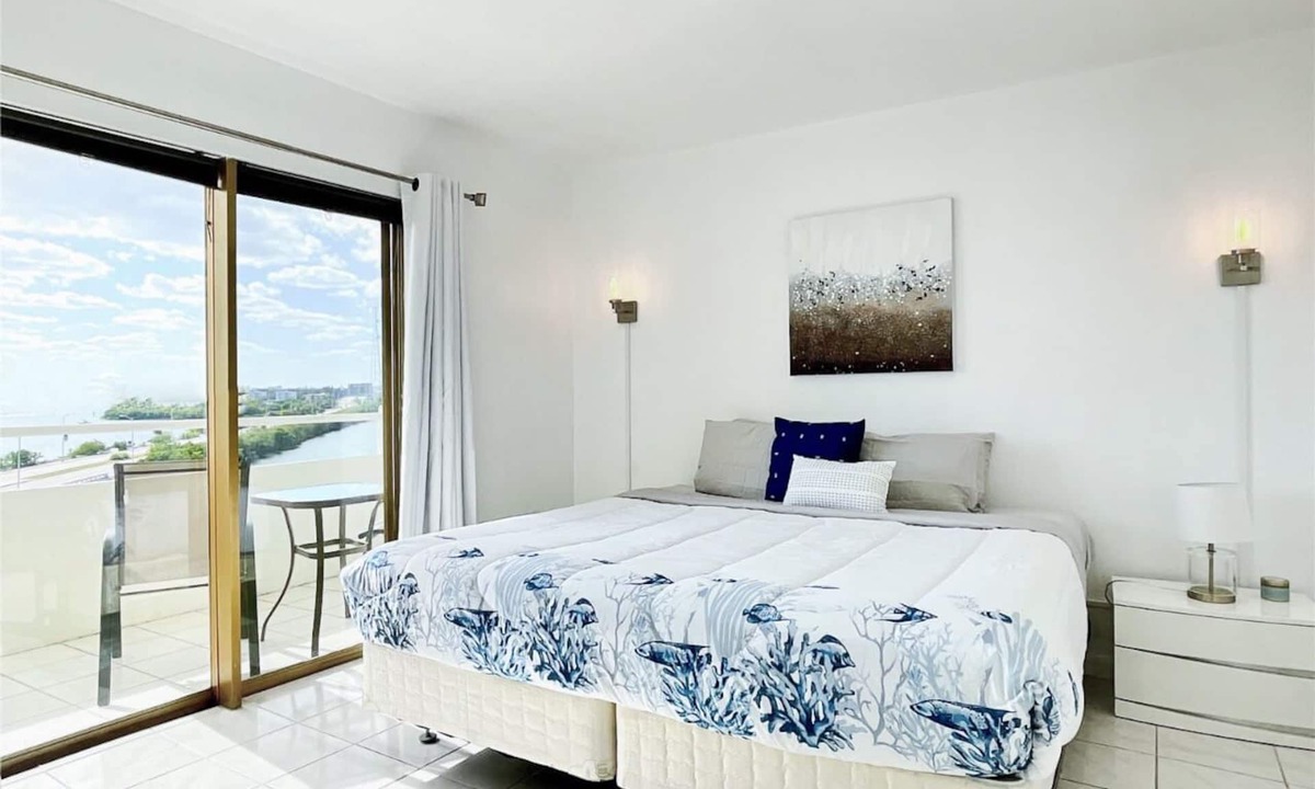 North Bay Village Apartment | Bayfront apartment with Breathtaking views. 1 bdr w/balcony . Free Parking