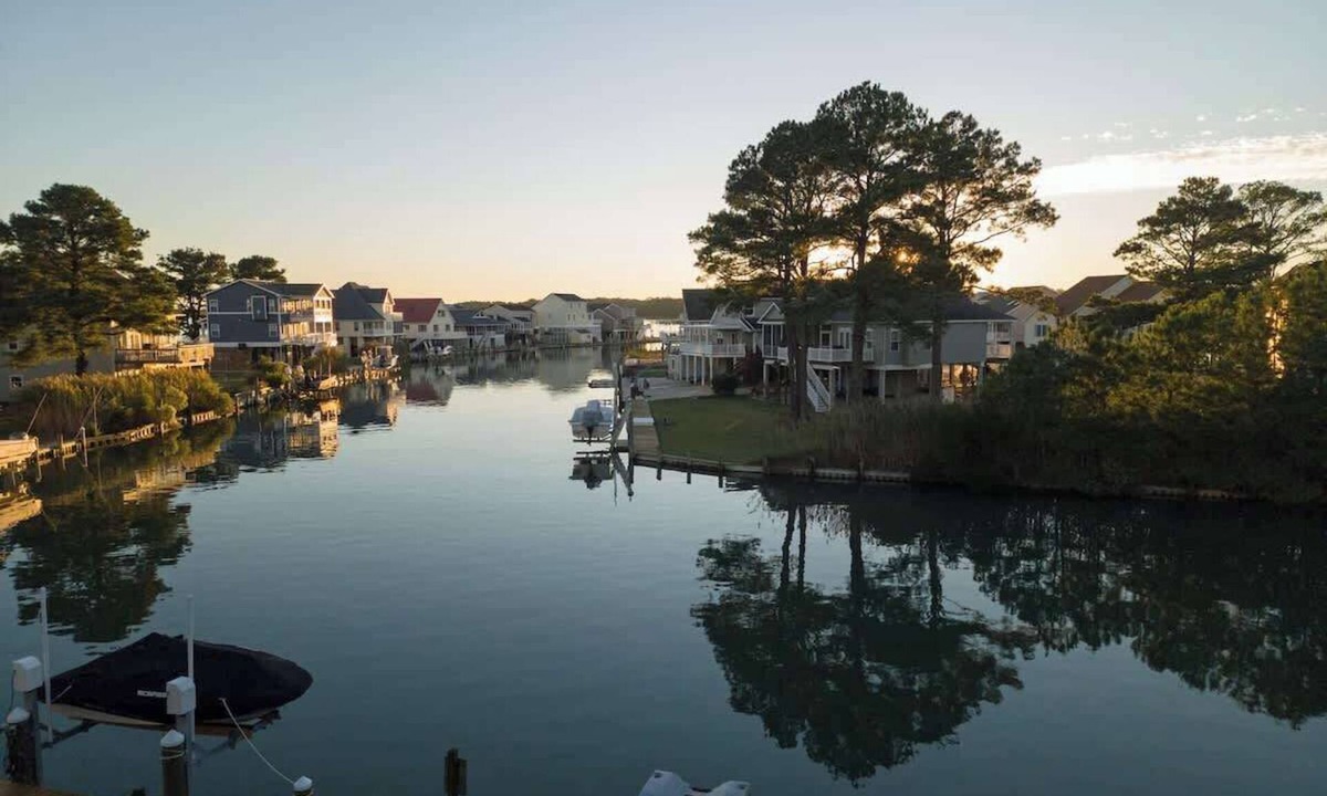 Captain's Cove House | Bayfront Modern Retreat Dock, Kayaks, Views