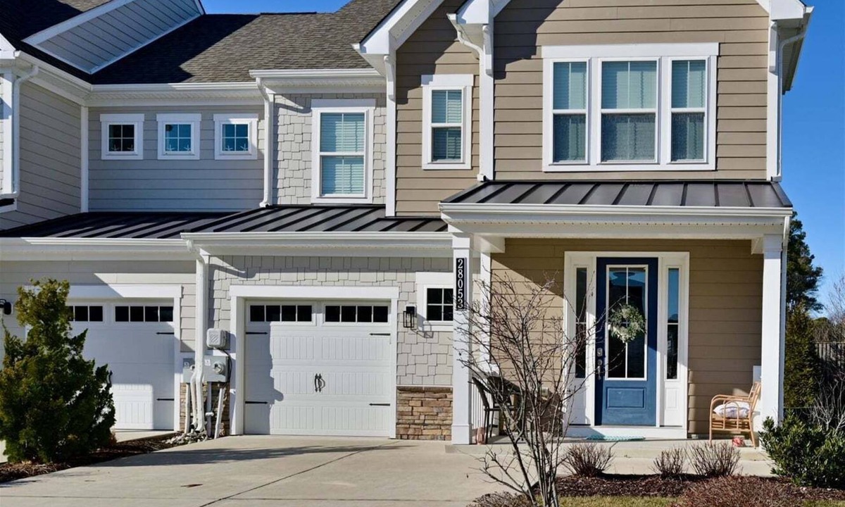 Bayside Villa | Bayside: Fenwick Island: 4BR 2.5 Baths New Listing