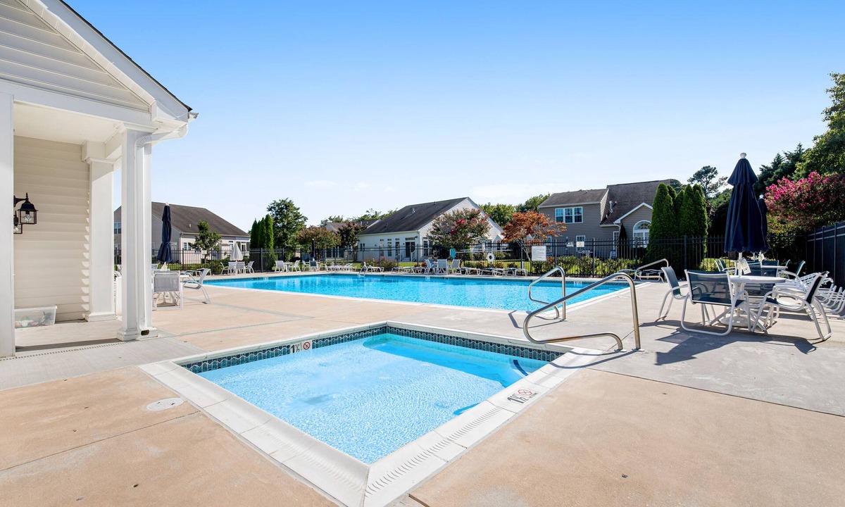 Selbyville House | Bayview Landing dog-friendly townhouse with patio, AC, & pool access