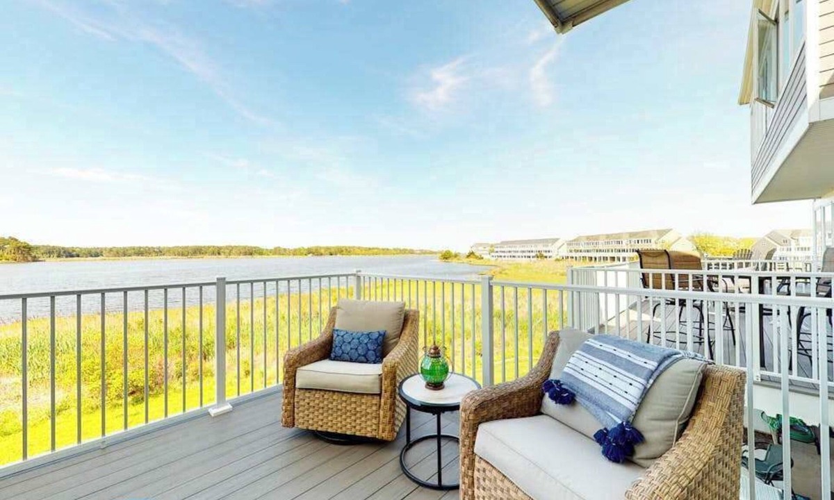 Selbyville Condo | Bayville Shores home just steps from the water with pool & tennis courts