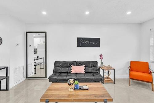 Royal Poinciana House | Beach And Hard Rock Hollywood Vacation House Ha02