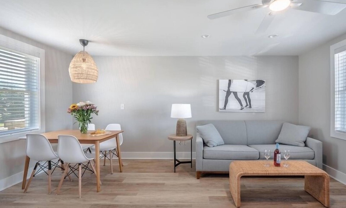 Yaupon Beach Hotel | Beach House OKI - King Suite in hotel on Oak Island, North Carolina