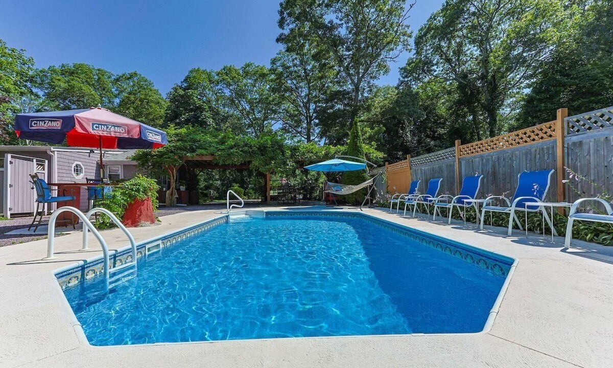 Hyannis House | Beach Pass Included!