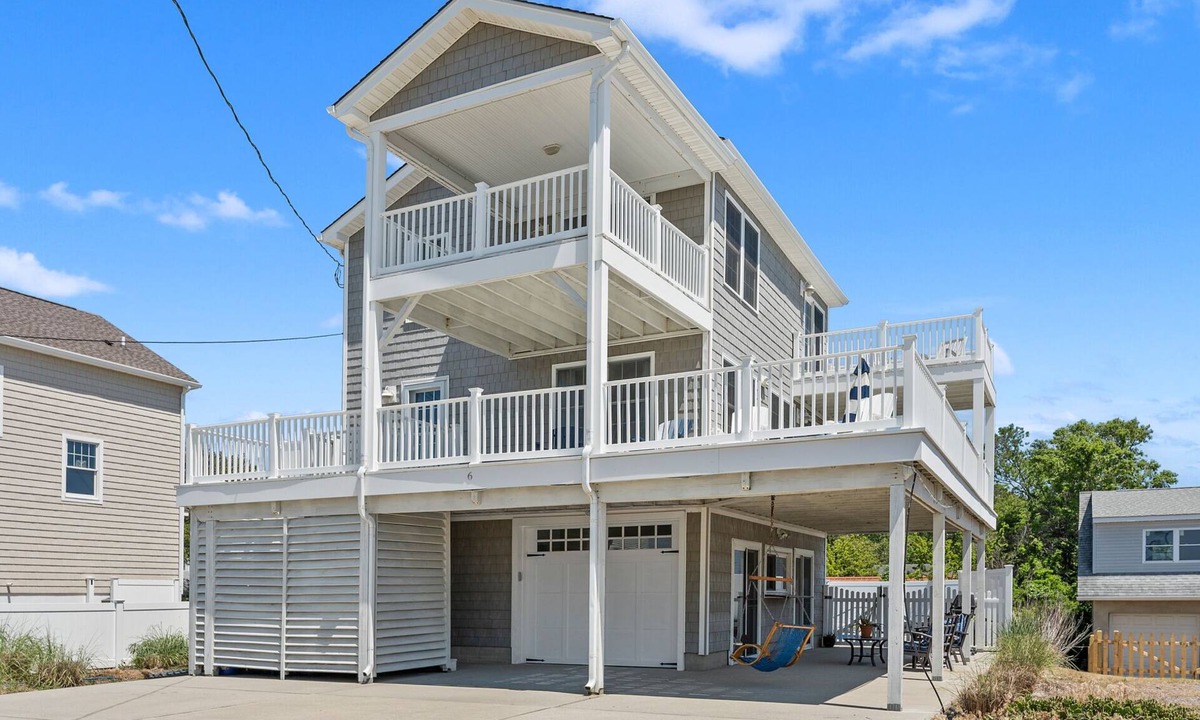 Villas House | Beach, pool, and incredible sunsets. Dog Friendly!