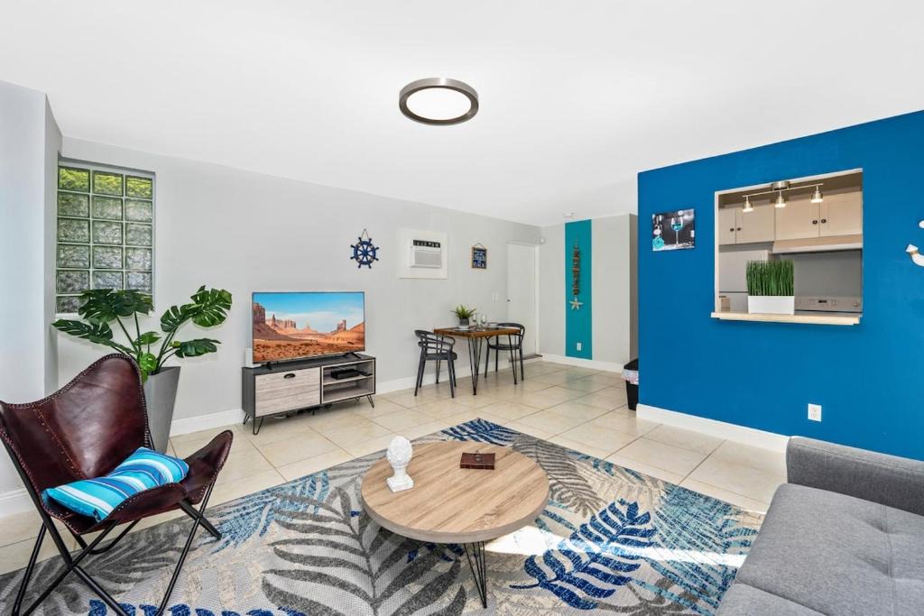 South Lake House | Beach Style Apartment With Patio- Unit #2