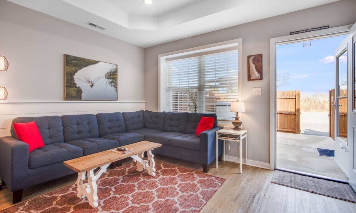 Historic District Condo | Beach Sunrise: Walk to Downtown & Lewes Beach