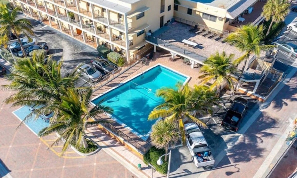 Hollywood Apartment | Beach Terrace Resort Hollywood Beach, Pool Access and Free Parking