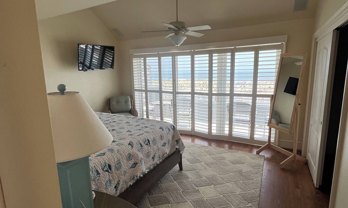 North End House | Beachfront, unobstructed ocean views, 3 balconies, private garage
