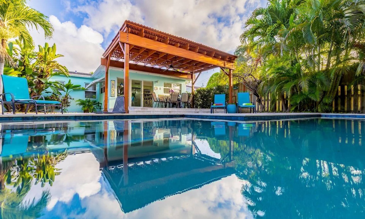 Dania Beach Villa | Beachside Bliss Lush Private Pool, BBQ, King Bed