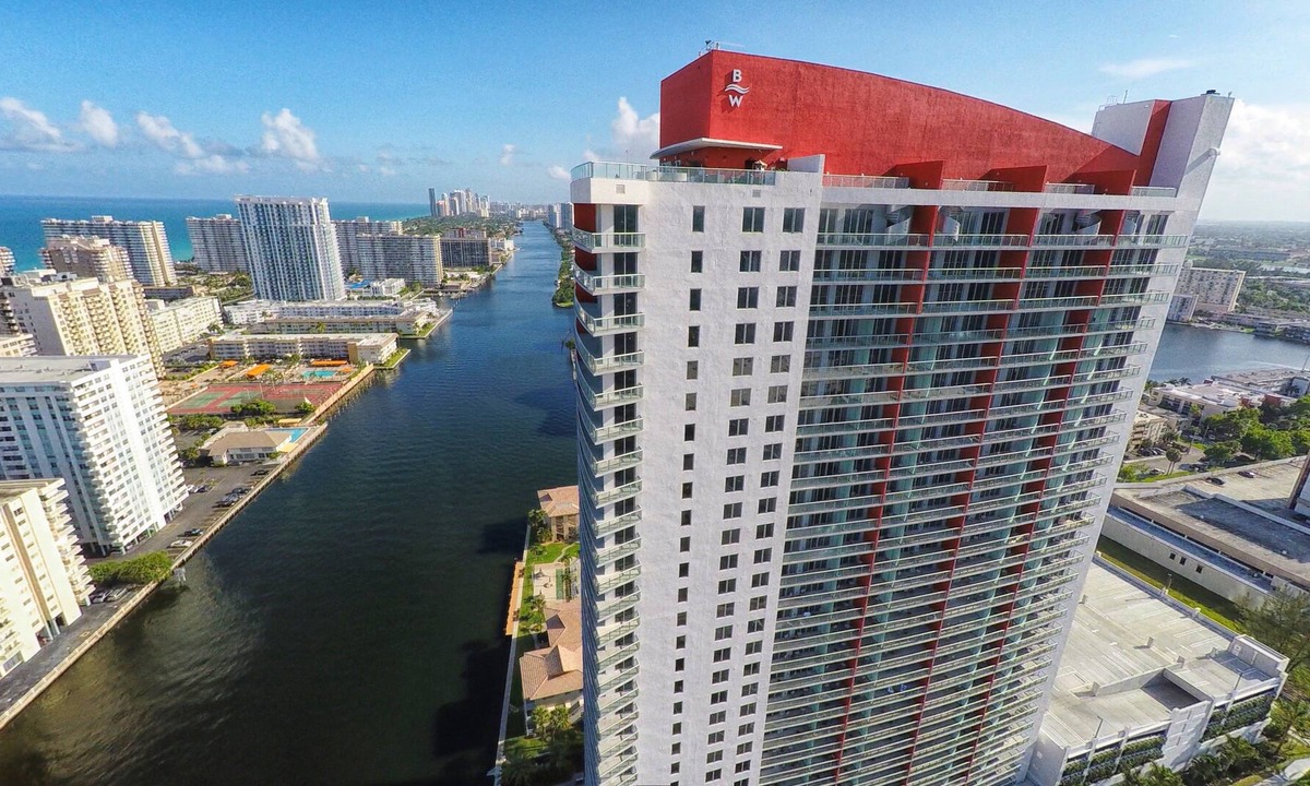 Hallandale Beach Resort | Beachwalk Elite Hotels & Resorts