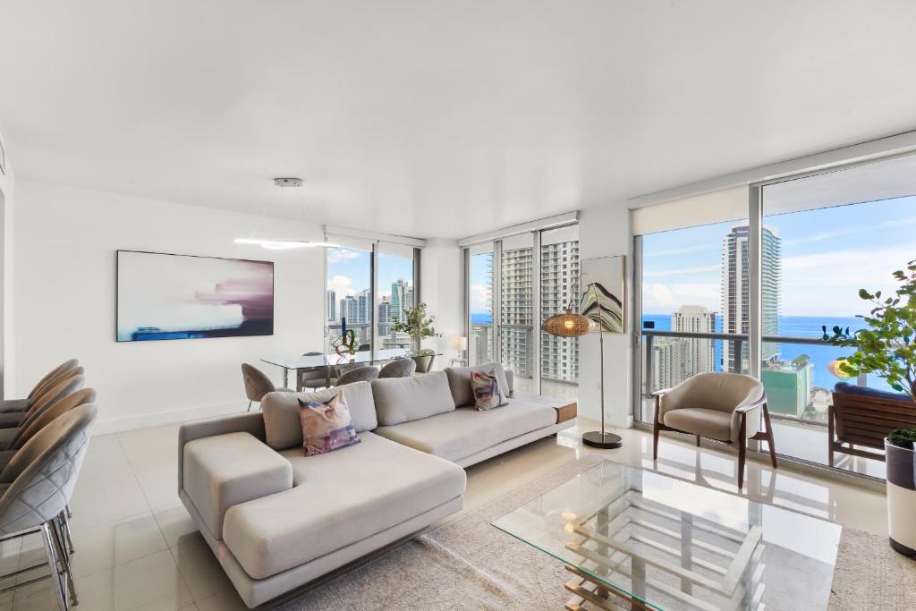 Hallandale Beach Apartment | BeachWalk Resort - VIP TOWER - OCEANVIEW UNIT 3 BEDROOM & 3 BATHROOM - 25 min to FIFA!