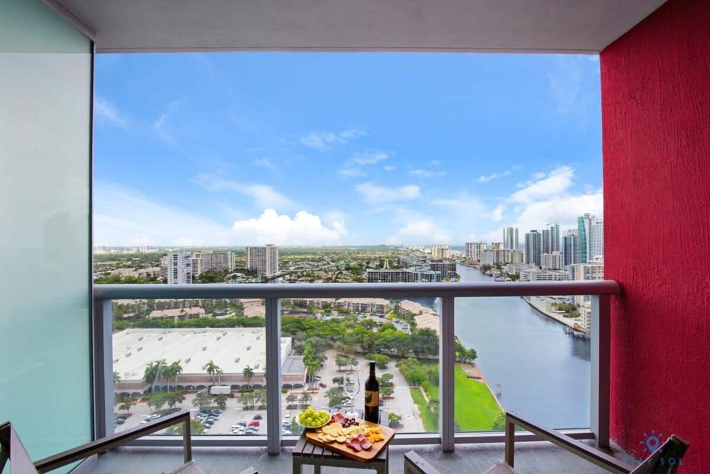 Hallandale Beach Hotel | Beachwalk Studio Amazing View Pininfarina Design