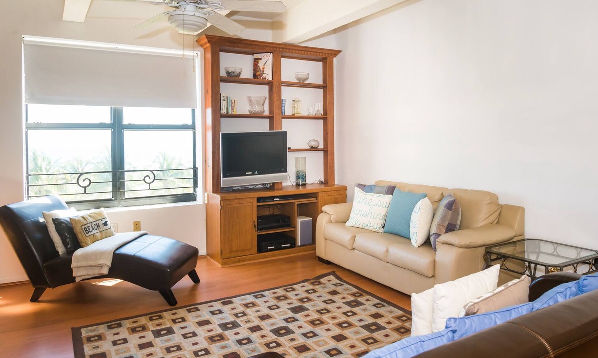 South Beach Apartment | Beautiful Apartment on Ocean drive with Beach Views!!