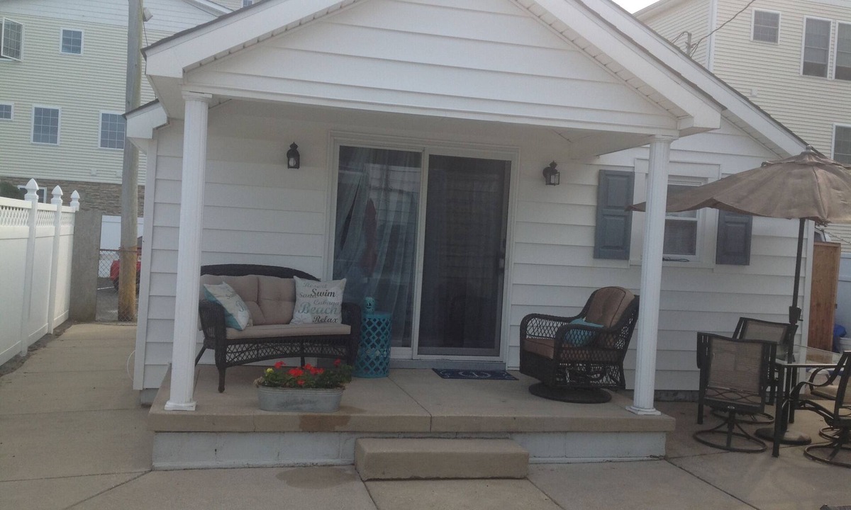 Wildwood Cottage | Beautiful Beach Cottage Two Blocks from Beach and Convention Center