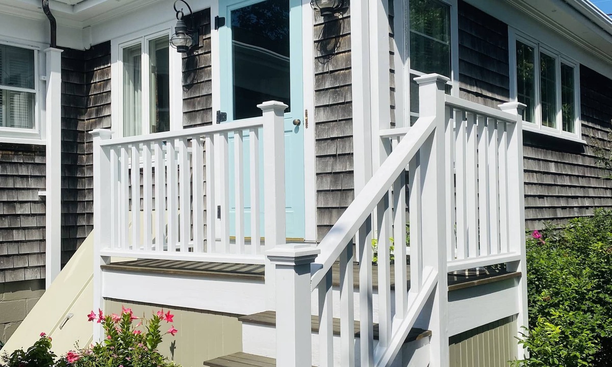 Nantucket Town House | BEAUTIFUL BUNGALOW on ORANGE ST, WALK TO TOWN!