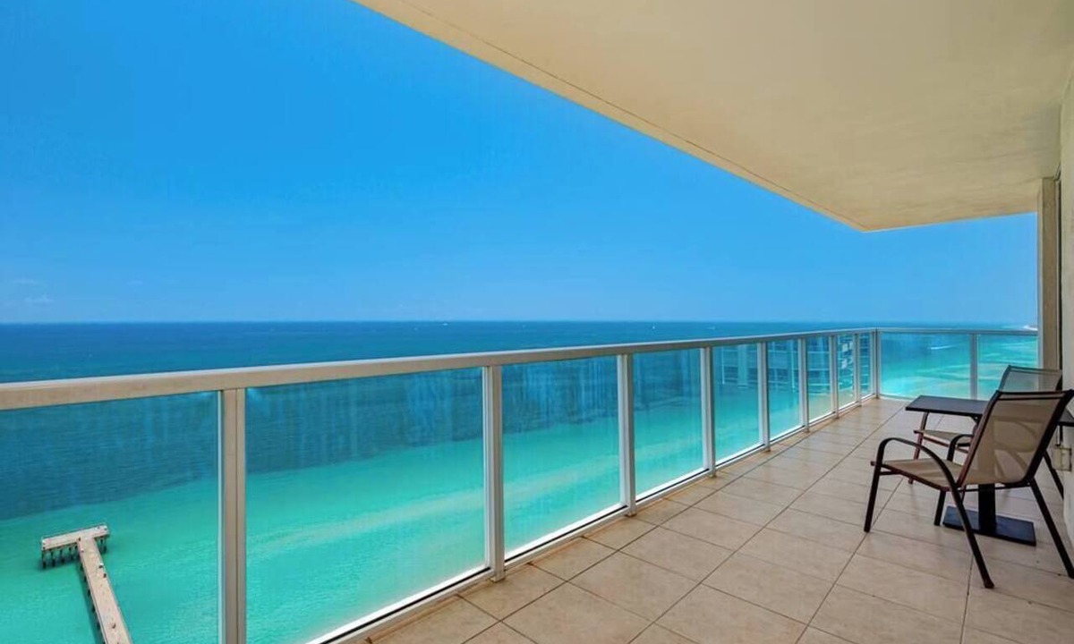 Sunny Isles Beach Condo | Beautiful Corner Unit, Direct Ocean Views. Amazing Location & Very Walkable.