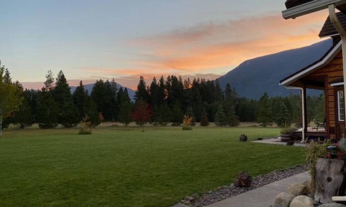 Columbia Falls House | Beautiful Family Friendly Home Close to GNP!