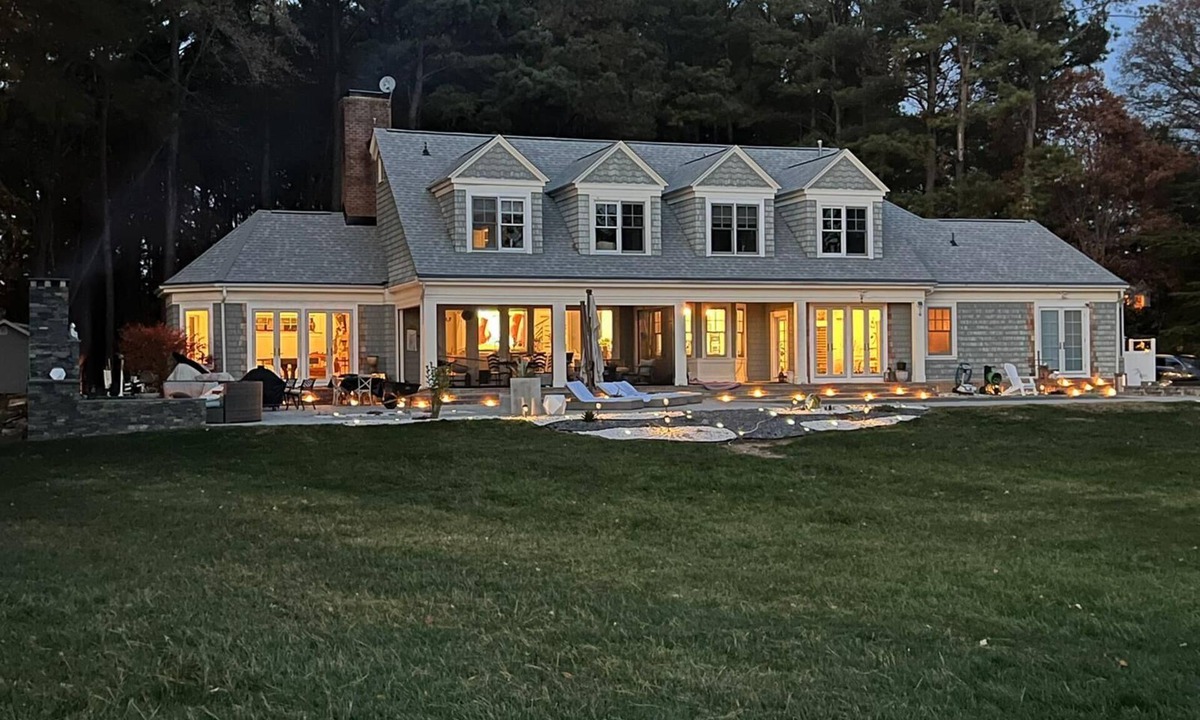 St. Michaels Villa | Beautiful Large 3 Bdrm Luxury suites with outdoor pool & spa, close walk to town