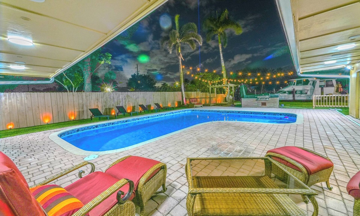 Fort Lauderdale House | Beautiful Luxury Waterfront Heated Pool Home in Fort Lauderdale